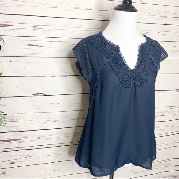 Gianni Bini Navy Blue Embroidered Lace Chiffon Casual Boho Blouse Top Size XS - Picture 2 of 10